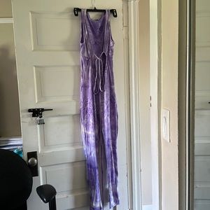Purple Tie Dye One piece Jumpsuit semi Nuevo